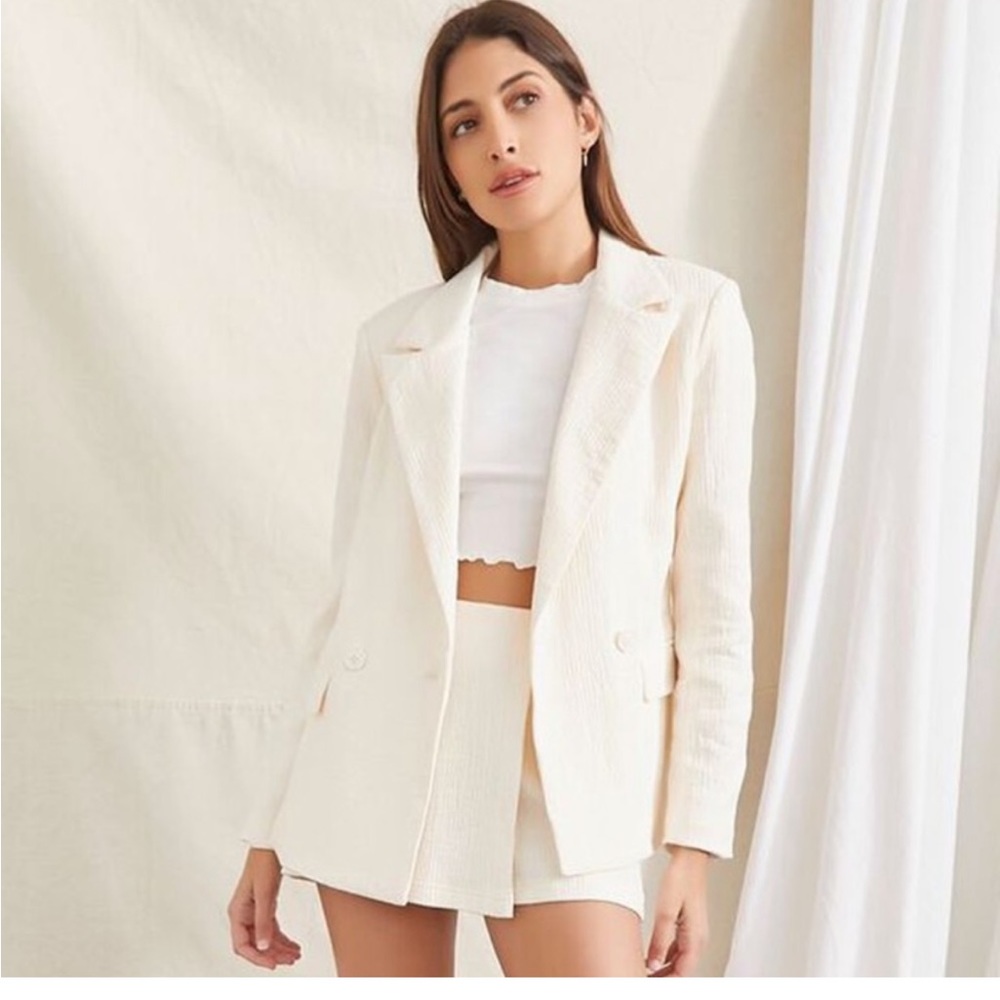 Forever 21 brand new cream skort